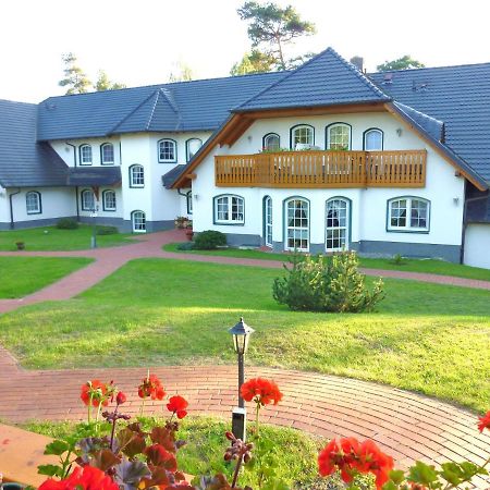 Landhaus Mueritzgarten Hotel Garni เรอเบล ภายนอก รูปภาพ