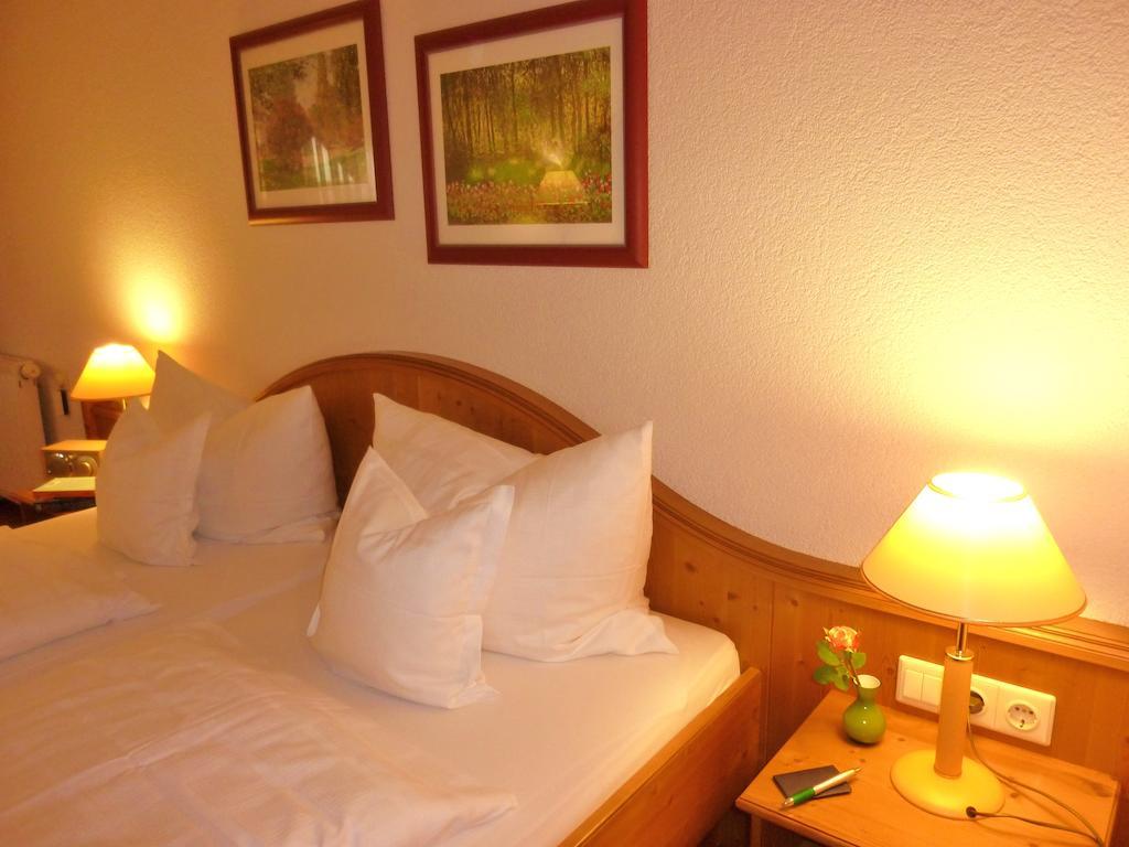 Landhaus Mueritzgarten Hotel Garni เรอเบล ห้อง รูปภาพ