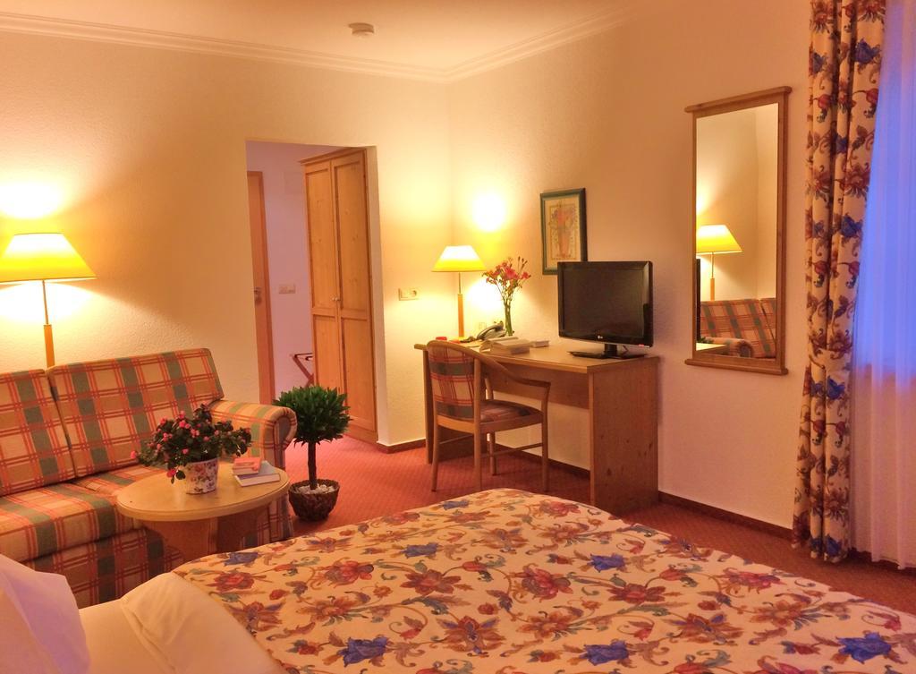 Landhaus Mueritzgarten Hotel Garni เรอเบล ห้อง รูปภาพ