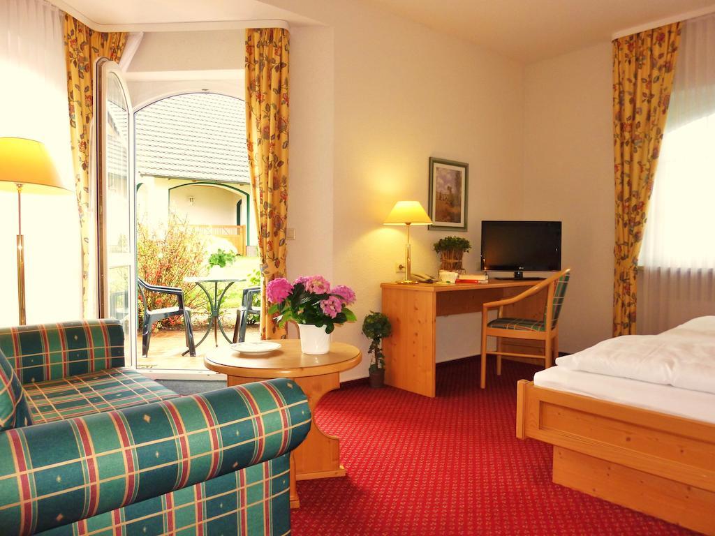 Landhaus Mueritzgarten Hotel Garni เรอเบล ห้อง รูปภาพ