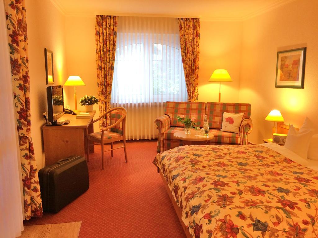 Landhaus Mueritzgarten Hotel Garni เรอเบล ภายนอก รูปภาพ