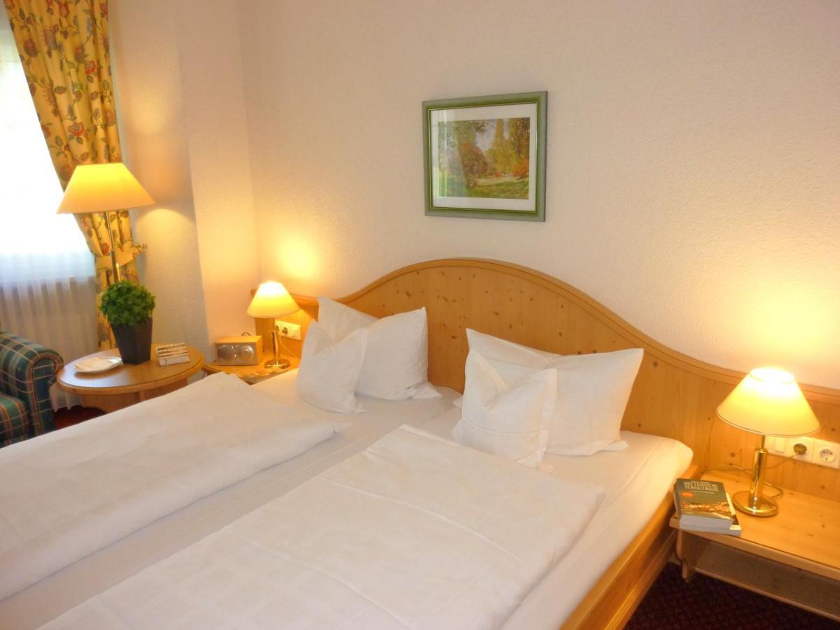 Landhaus Mueritzgarten Hotel Garni เรอเบล ภายนอก รูปภาพ